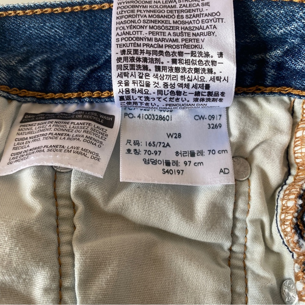 Levi’s 501 denim shorts medium wash - Picture 7 of 8